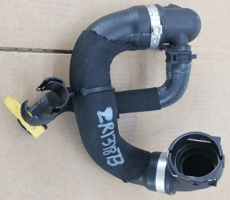 EPDM รถเรเดียเตอร์โฮส OE LR137873 ทอร์โบเย็นโฮส